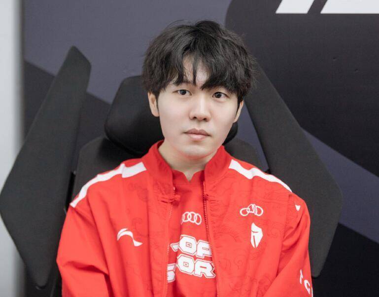 关于Rookie遭遇二十连败，MAD教练面临压力！的信息