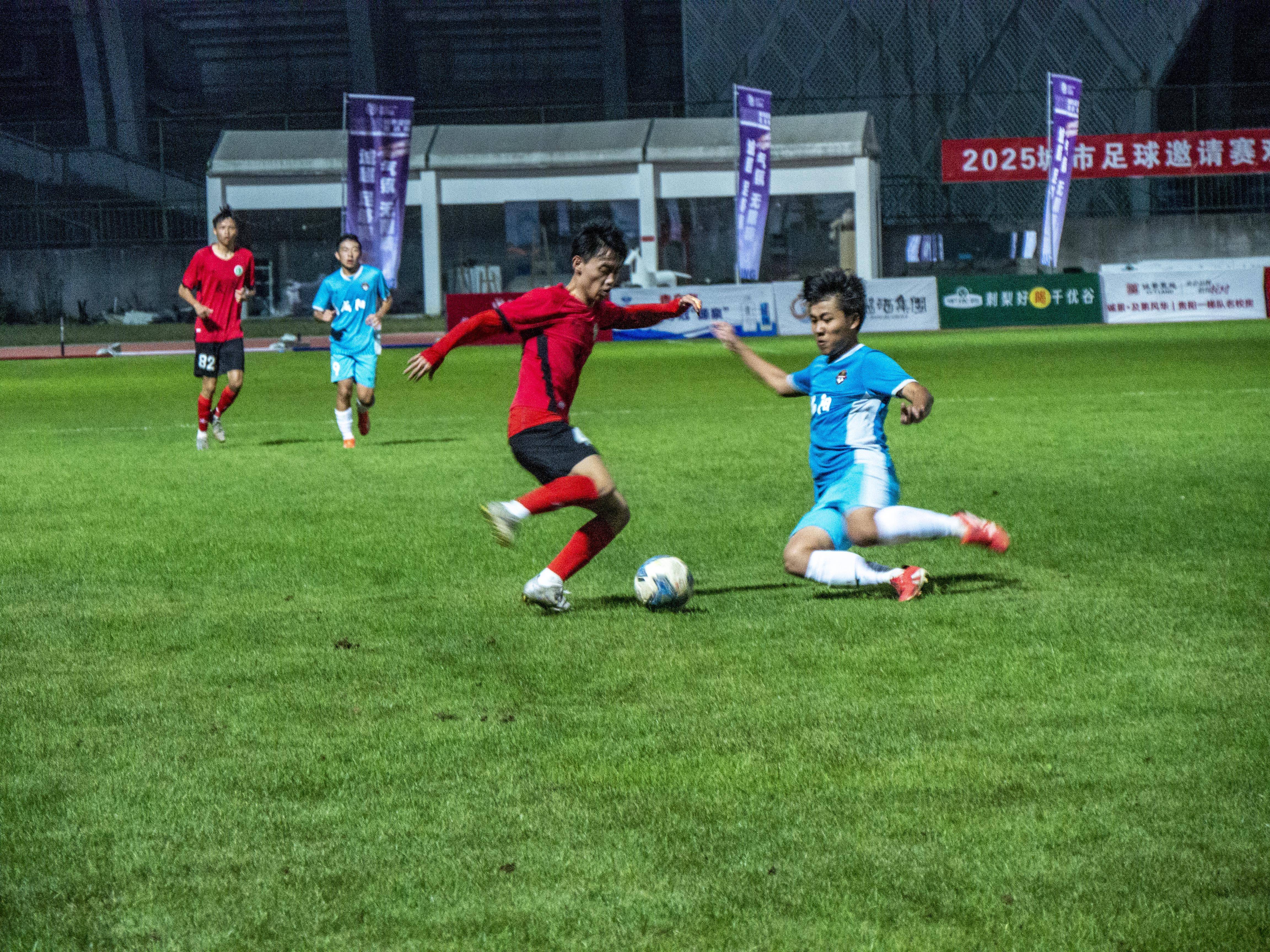 关于冲刺阶段足总杯焦点战；达拉斯独行侠远射贴柱；悬念犹存；资深球员宣示担当的信息